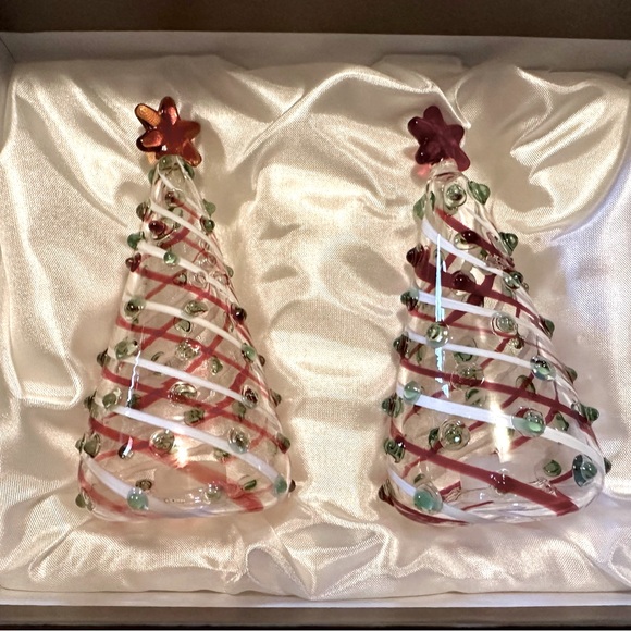 Pier 1 Christmas Tree Salt and Pepper Shakers New in Box - Picture 2 of 6